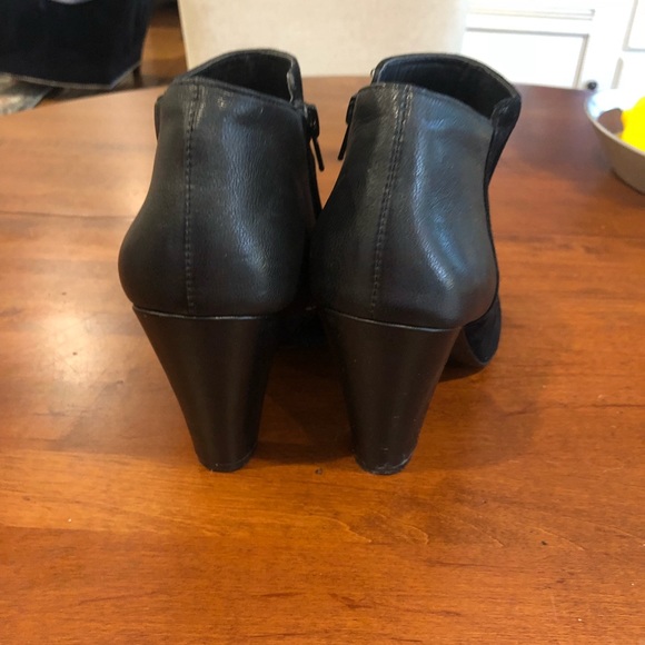 Ankle booties - Picture 3 of 4